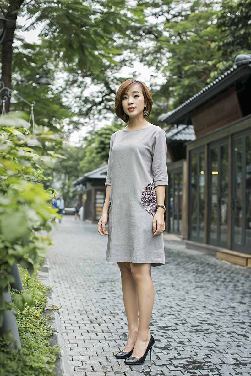 Mẫu đầm dáng suông có thể tạo điểm nhấn bằng những chi tiết phá cách