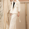 Áo khoác nhung cổ 2 ve có đai buộc White 4