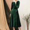 Váy đầm nhung can eo cổ đính ngọc Green 2