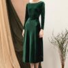 Váy đầm nhung can eo cổ đính ngọc Green 1