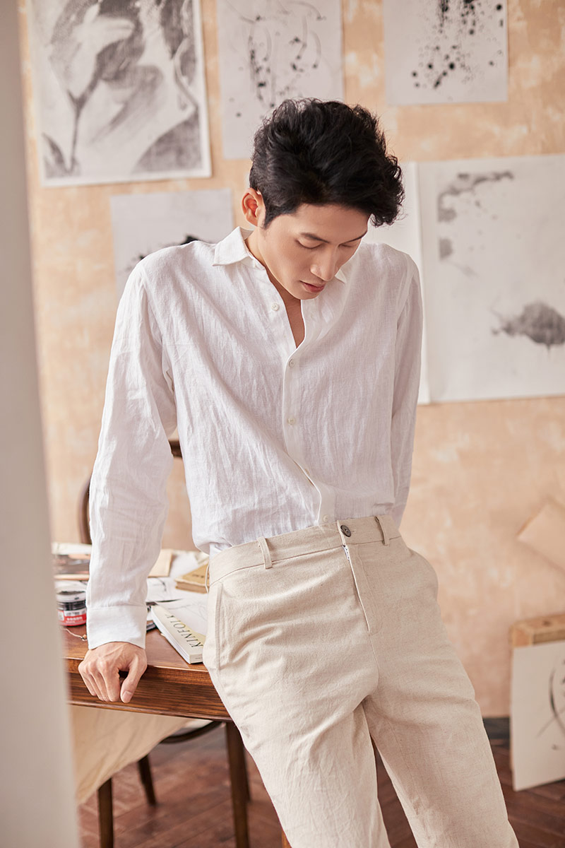 Sự tối giản của những trang phục gam màu trắng