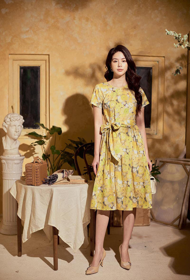 Những mẫu đầm hoa với thiết kế chân váy xếp ly chắc chắn sẽ khiến các cô nàng mê mẩn