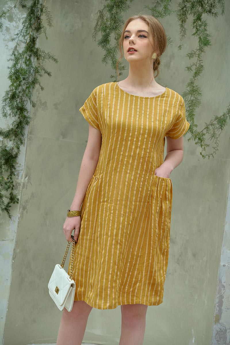 Thiết kế đầm dáng suông điệu đà với gam màu tươi sáng giúp bạn trở thành nàng thơ xinh đẹp