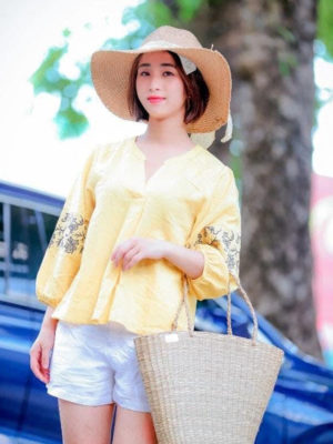 Áo cổ V ly súp thêu tay áo Yellow