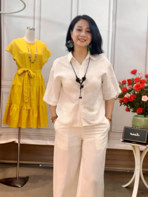 Bộ áo sơ mi cổ đức, quần ống rộng White
