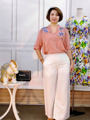 Áo sơ mi nữ cổ tàu thêu hoa Pink 2