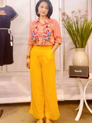 Áo sơ mi cổ đức thêu hoa thân áo Pink