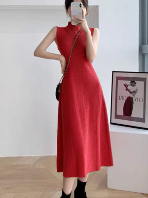 Váy đầm len gile dáng midi Red