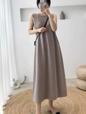 Váy đầm len gile dáng midi Beige