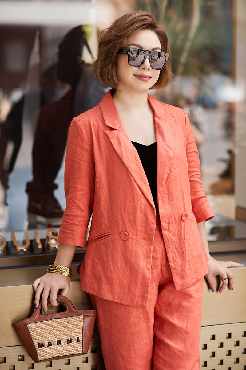 sự thanh lịch của blazer linen