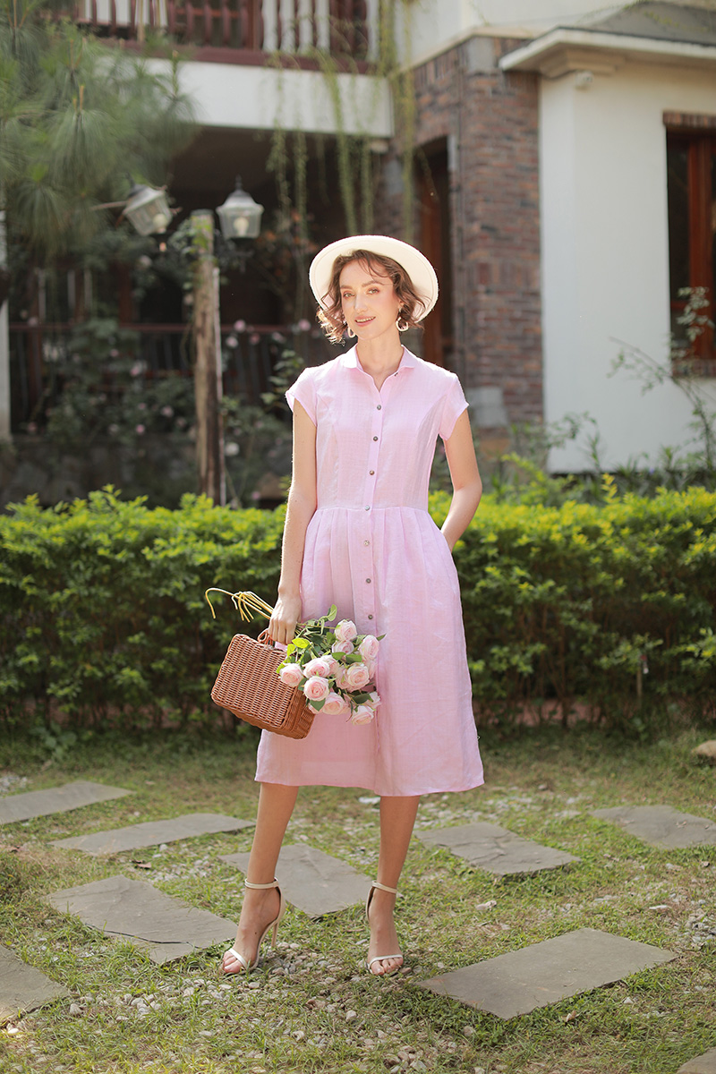 trang phục màu hồng pastel