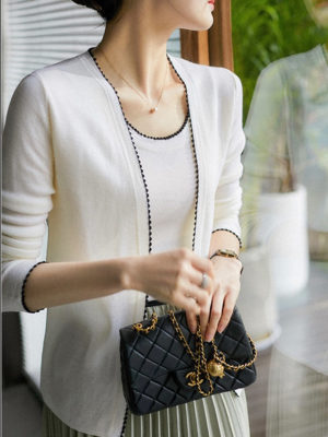 Áo cadigan len lé viền nẹp áo White 1