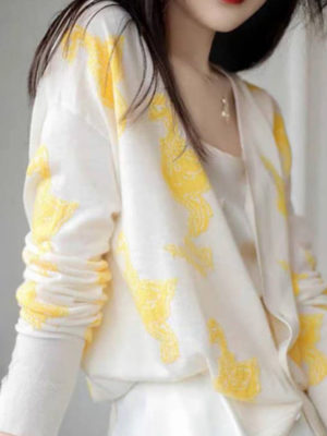 Áo khoác len hình vịt White