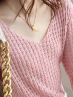 Áo len dài tay cổ tim Pink