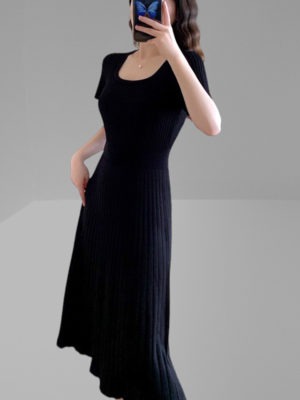 Váy đầm len dáng A tay cộc Black