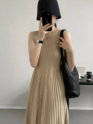 Váy đầm len gile chân váy dập Beige 1
