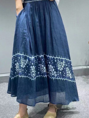 Chân váy thêu Navy