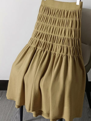 Chân váy len dúm tầng Beige