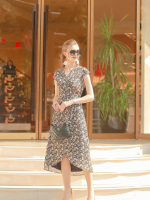 Váy đầm ren dáng mullet Navy Floarl 4