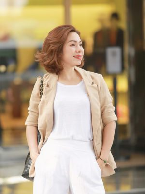 Áo blazer túi chéo 2 hàng cúc Beige 2