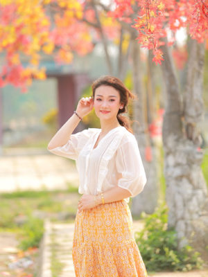 Áo sơ mi cổ Y bèo mí thân Cream 3