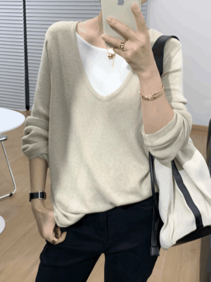 Áo len cổ tròn thân trước phối màu 2 lớp Beige/White