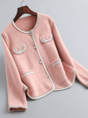 Áo khoác len lông thỏ, lé kim tuyến cổ và nẹp áo Pink